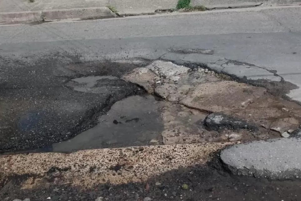 M&aacute;s de 400 baches relevados en Tucum&aacute;n: Villa 9 de Julio, Barrio Echeverr&iacute;a y calles M&eacute;xico e Italia, entre las m&aacute;s afectadas