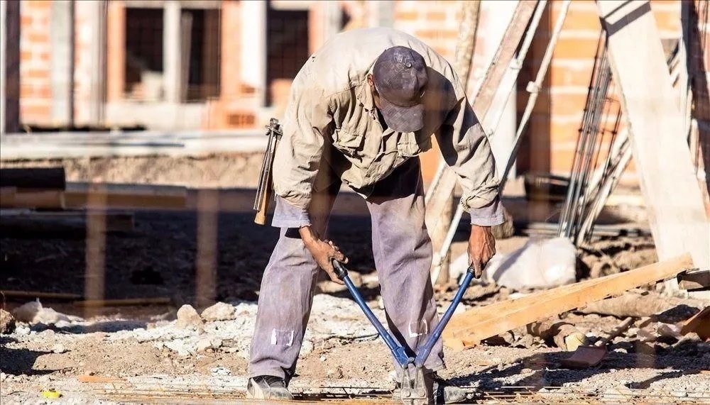 La informalidad laboral alcanz&oacute; el 43% en Argentina: 5,8 millones de trabajadores no tienen obra social ni descuento jubilatorio