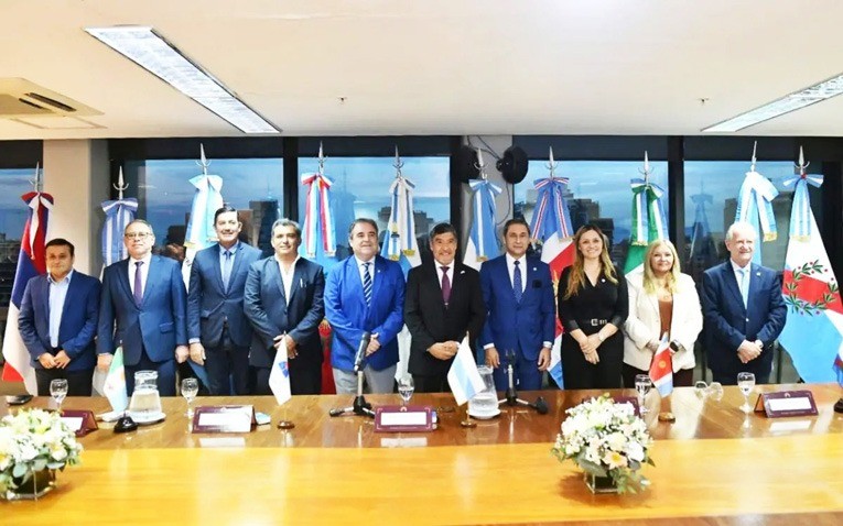 Miguel Acevedo lider&oacute; el reclamo del NOA: menos recursos, m&aacute;s obligaciones y un modelo que &ldquo;abstrae&rdquo; al Estado nacional