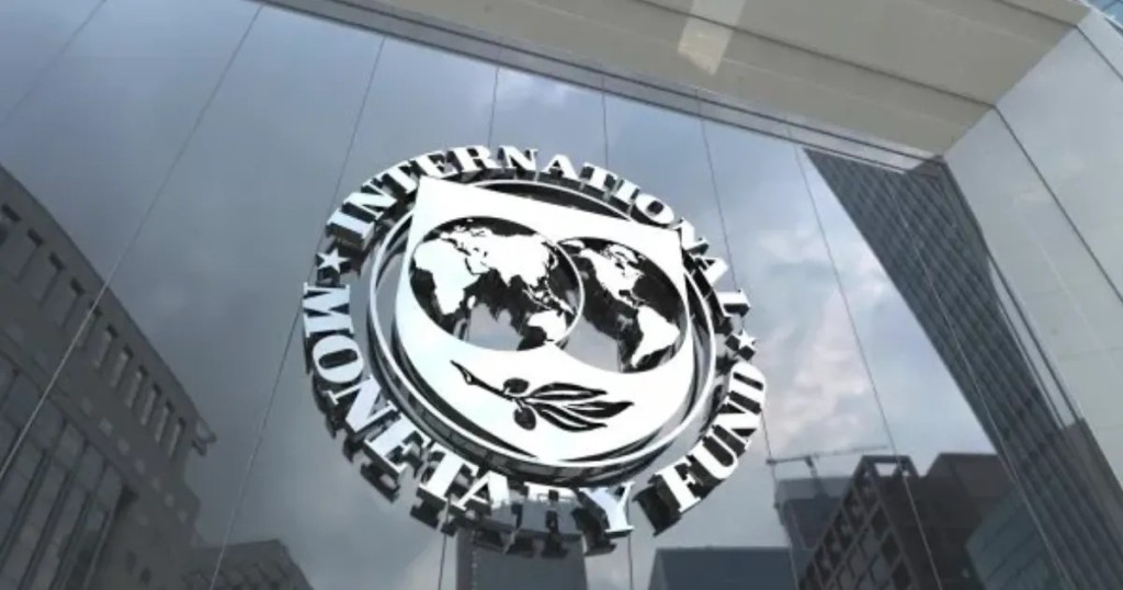 FMI recort&oacute; el crecimiento de Argentina al 3,5% y duplic&oacute; la previsi&oacute;n de inflaci&oacute;n: 30,5% para 2026