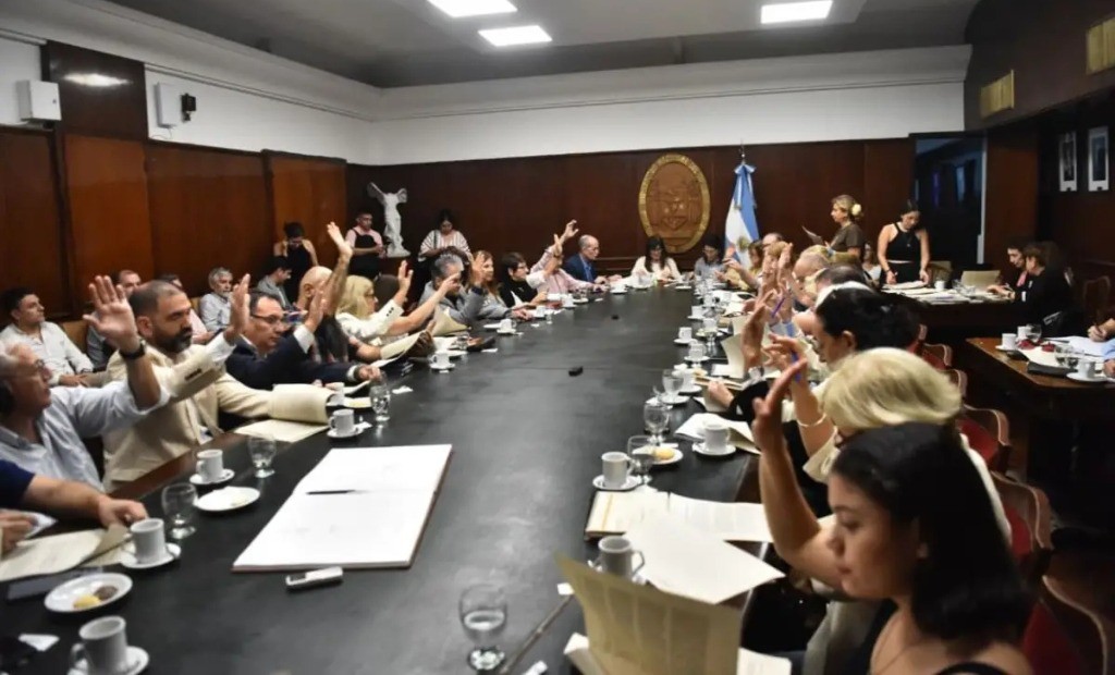 La UNT define su vicerrectora subrogante en medio de tensiones electorales por la reelecci&oacute;n de Pagani