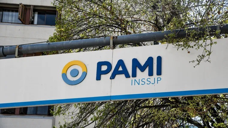 Lugones admiti&oacute; la crisis en PAMI pero asegur&oacute; que ya se pagan los 500 mil millones de deuda a prestadores