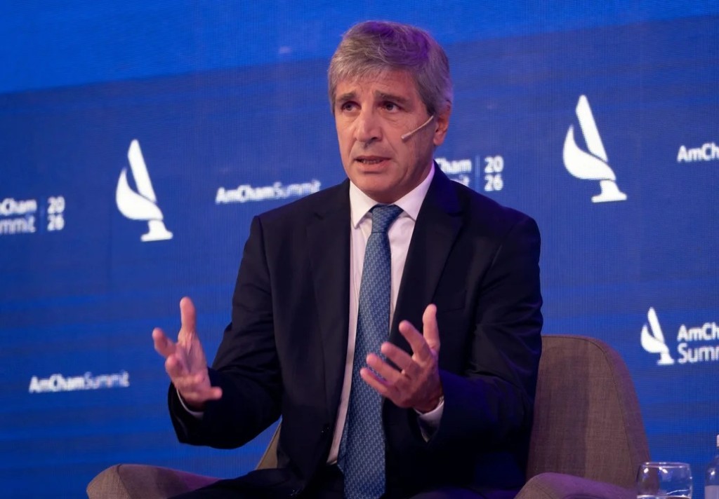 Luis Caputo asegur&oacute; que Argentina no necesita acudir a los mercados internacionales por otro a&ntilde;o y medio