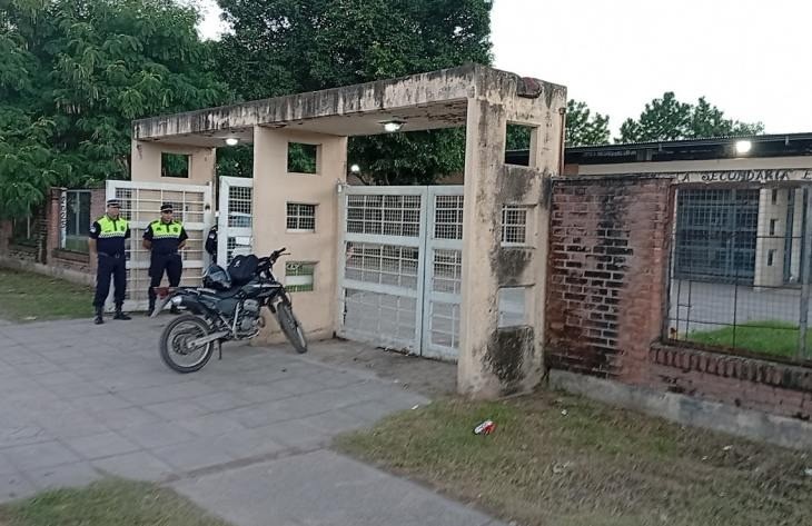 Amenazas de tiroteo en escuelas de Tucum&aacute;n: la Polic&iacute;a despleg&oacute; 2500 efectivos y advierte que los estudiantes infractores quedar&aacute;n detenidos