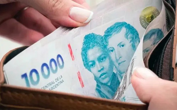 Salarios vs. inflaci&oacute;n en Argentina: el sector privado registrado lleva seis meses en ca&iacute;da, seg&uacute;n el INDEC