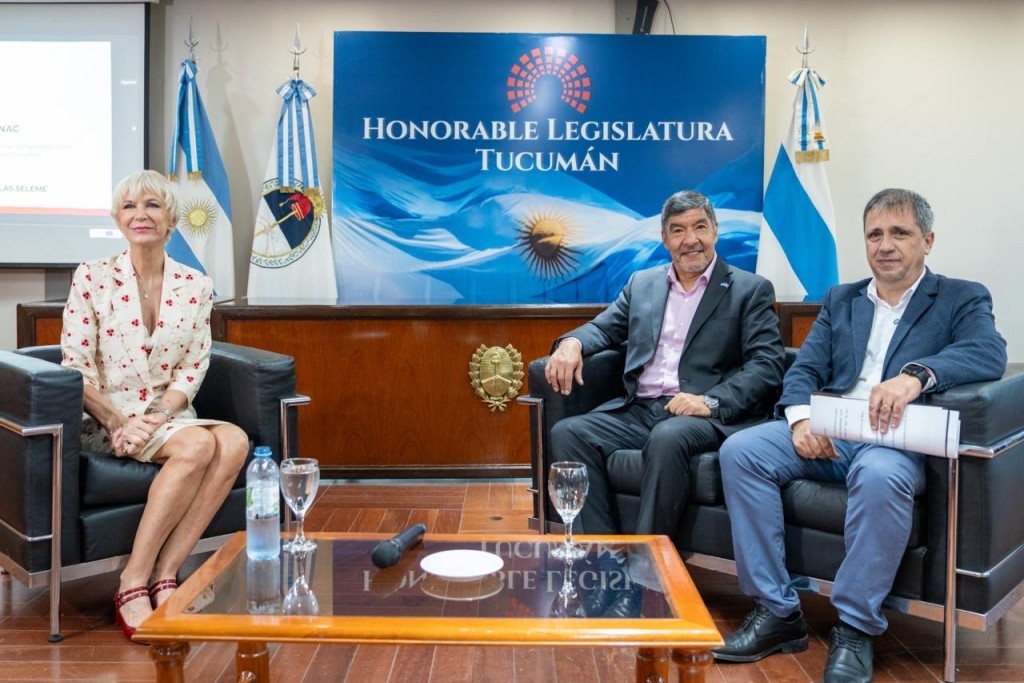 La Legislatura de Tucum&aacute;n distingui&oacute; a Catalina Lonac, fundadora de la primera universidad privada laica del NOA