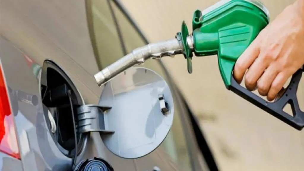 Nafta sin rebaja: los impuestos representan el 46,6% del precio y el Gobierno teme que una disminuci&oacute;n no revierta la inflaci&oacute;n acumulada