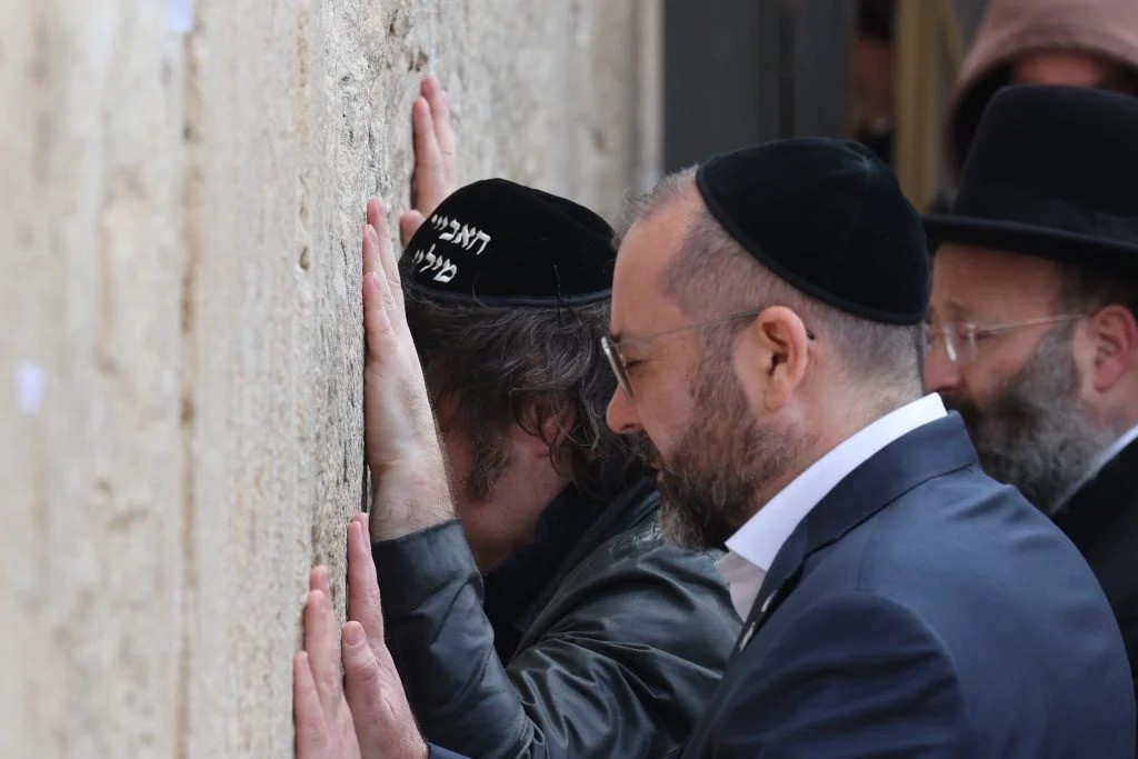 Milei en Israel: visita al Muro de los Lamentos y reuni&oacute;n con Netanyahu por el traslado de la embajada a Jerusal&eacute;n