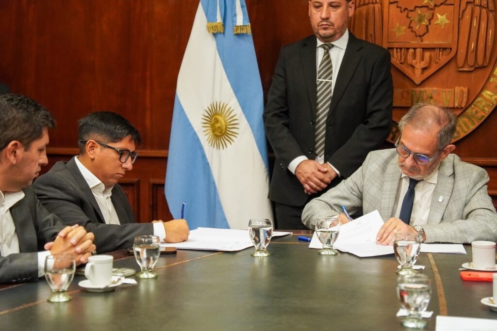 Banda del R&iacute;o Sal&iacute; tendr&aacute; la carrera de Abogac&iacute;a gracias a un convenio entre el municipio y la UNT