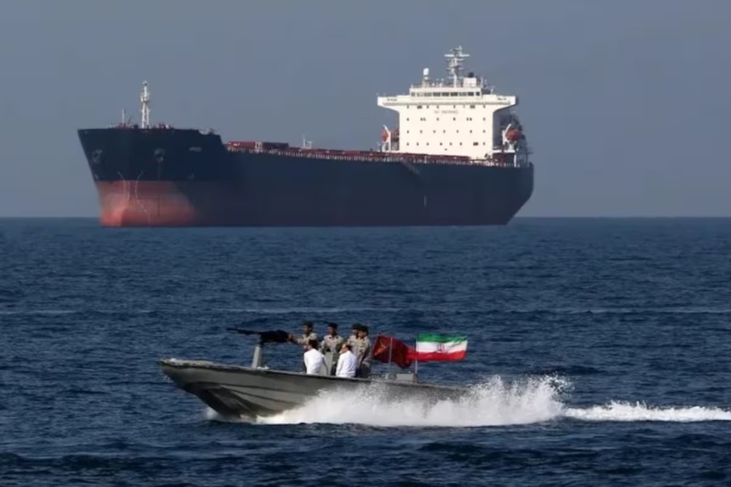 Tensi&oacute;n en el Golfo: la Guardia Revolucionaria iran&iacute; incauta dos buques y ataca un tercero cerca de Om&aacute;n