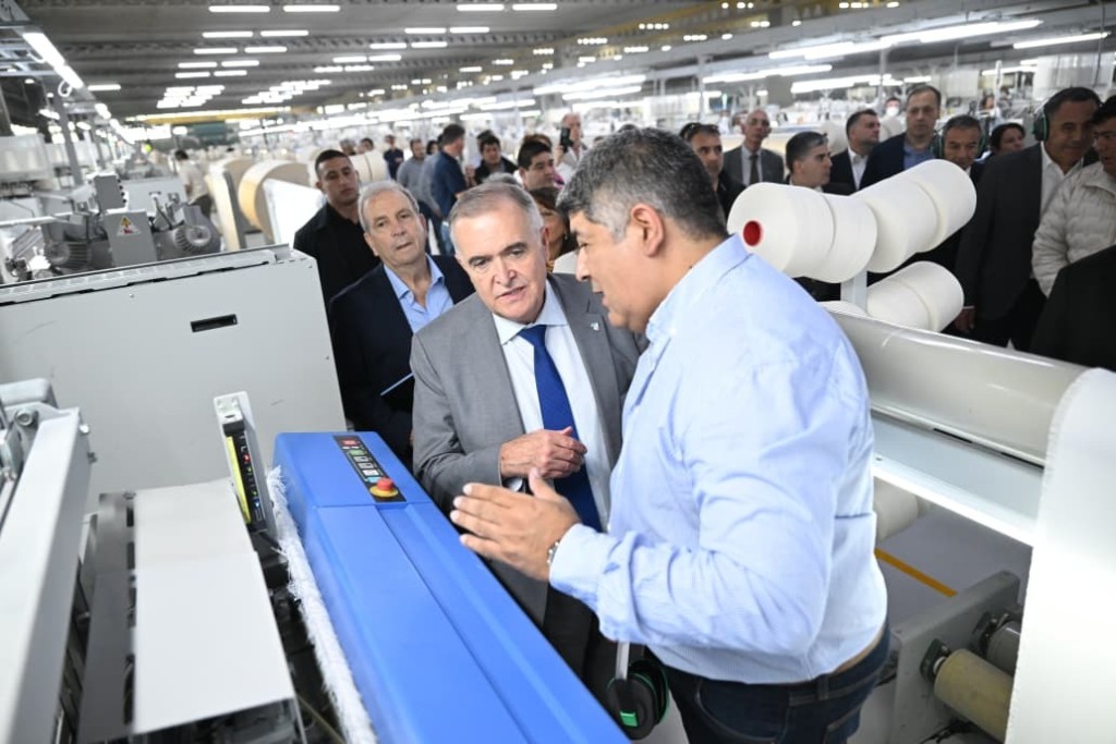 Inversi&oacute;n tecnol&oacute;gica en Tucum&aacute;n: Santista Argentina incorpor&oacute; equipos de &uacute;ltima generaci&oacute;n para competir pese a la recesi&oacute;n textil