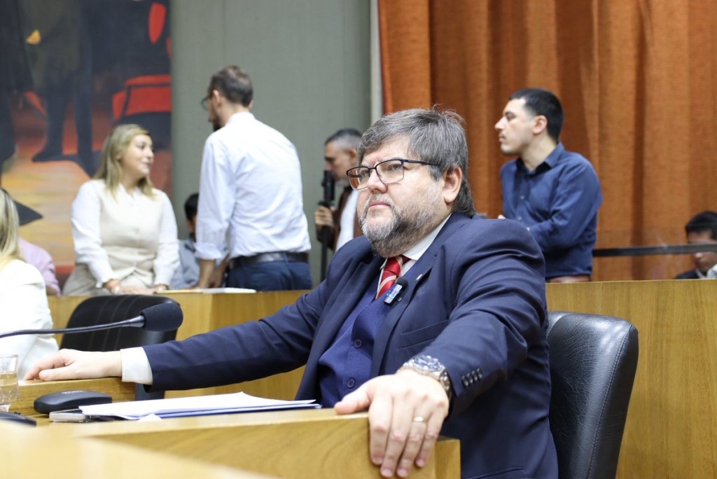 &ldquo;Es un parche caro&rdquo;: Carlos Ale apunt&oacute; contra el anticipo millonario al transporte en Tucum&aacute;n