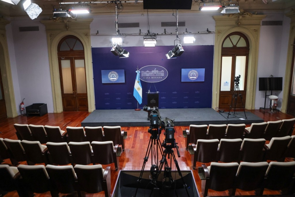 El cierre de la Casa Rosada a los periodistas termin&oacute; en una denuncia penal contra el Presidente