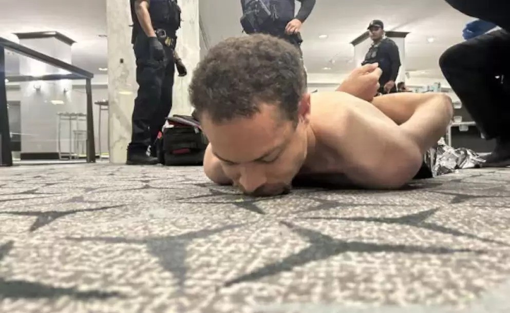 Detuvieron a un maestro de 31 a&ntilde;os acusado de intentar atentar contra Donald Trump durante la cena de corresponsales