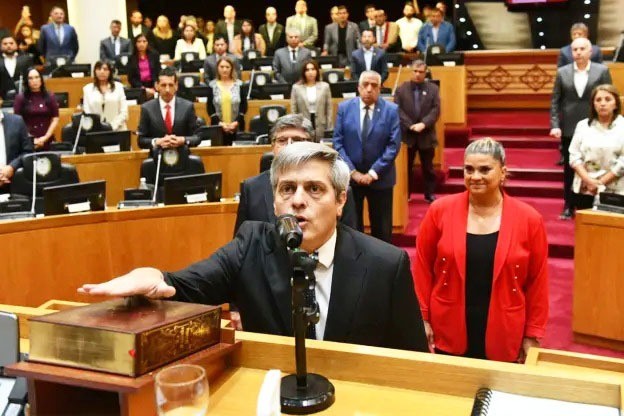 Cr&iacute;ticas al nuevo Defensor del Pueblo de Tucum&aacute;n: 60 jefaturas, 780 empleados entre planta y contratados y un presupuesto de $10.000 millones