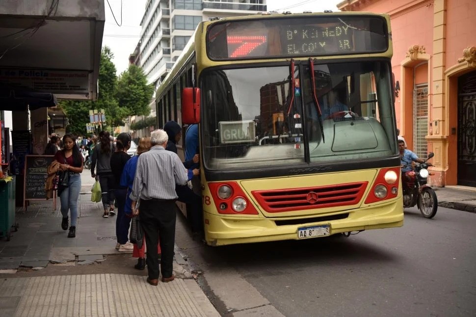 Boleto en Tucum&aacute;n: empresarios piden aumento y el pasaje podr&iacute;a subir a $1.600