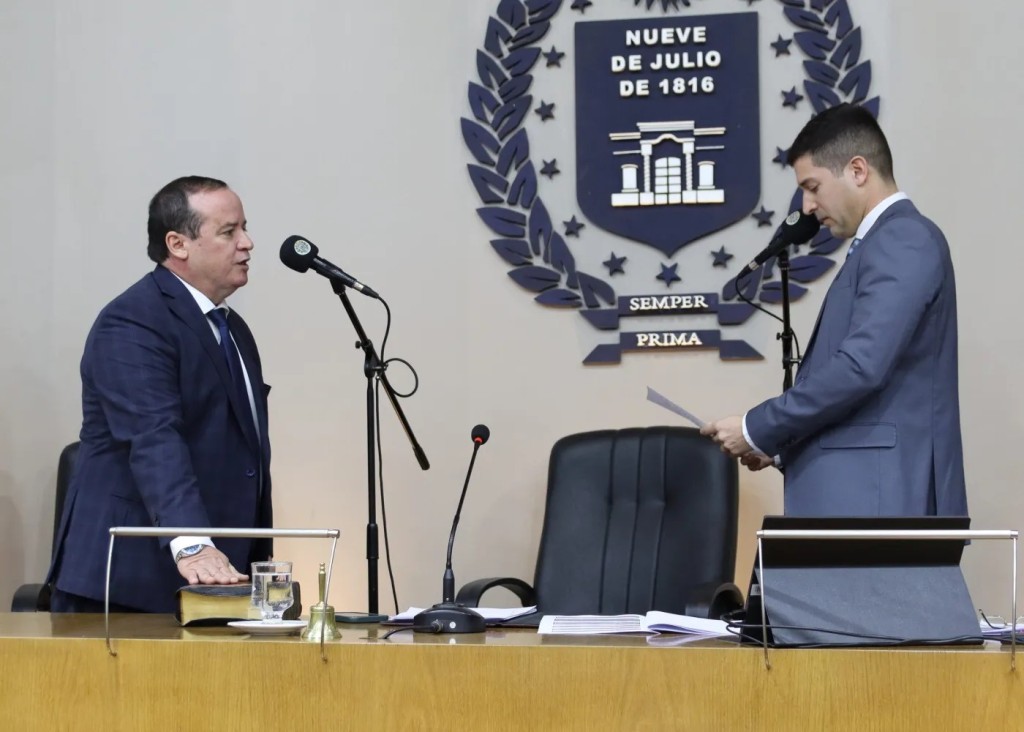 Cristian Abel jur&oacute; como nuevo concejal de San Miguel de Tucum&aacute;n en reemplazo de Carlos Arnedo