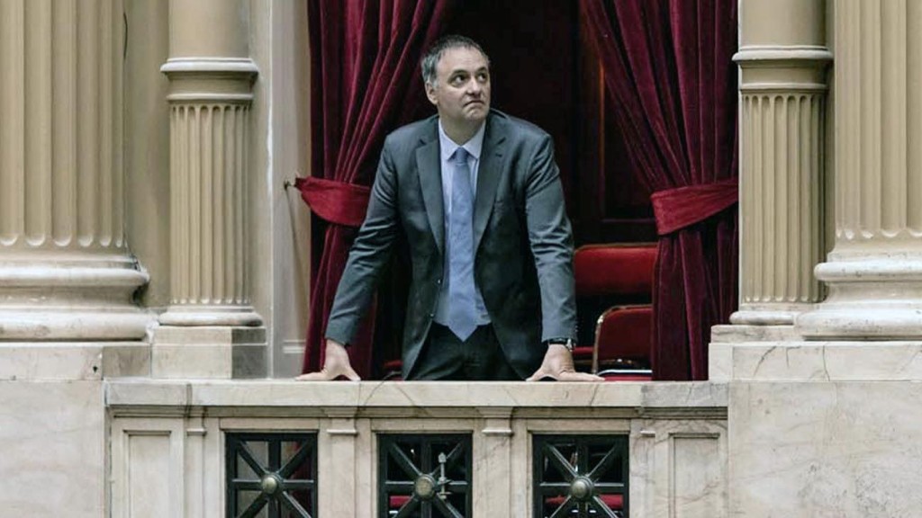 Congreso: Adorni presenta informe de gesti&oacute;n bajo presi&oacute;n por investigaci&oacute;n patrimonial