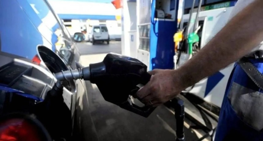 El Gobierno posterg&oacute; nuevamente el aumento de impuestos a los combustibles hasta mayo por la guerra en Medio Oriente