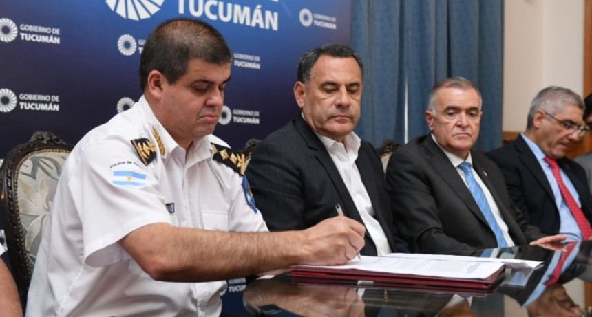 Aumento salarial para la Polic&iacute;a y el Servicio Penitenciario de Tucum&aacute;n: el Gobierno oficializ&oacute; una recomposici&oacute;n del 11%