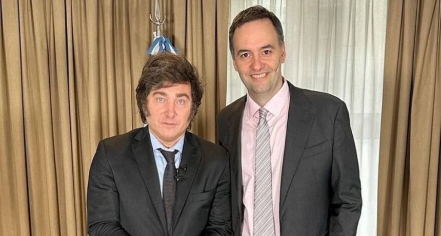 Milei ratific&oacute; a Manuel Adorni al frente de Gabinete tras una reuni&oacute;n en Olivos y pese al avance de causas judiciales