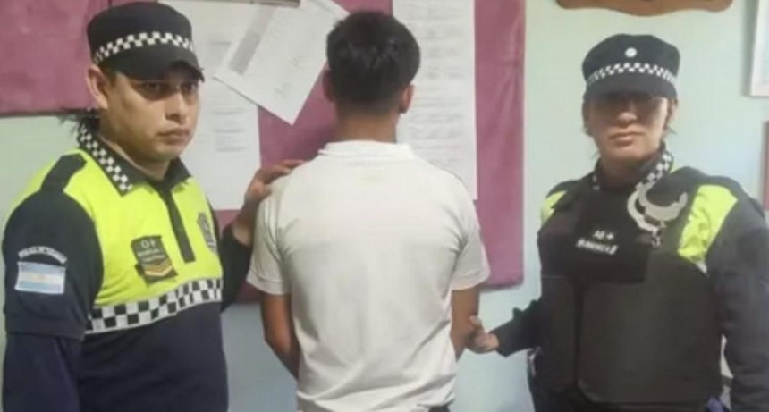 Un adolescente de 17 a&ntilde;os fue detenido con un rev&oacute;lver y seis balas dentro de una escuela