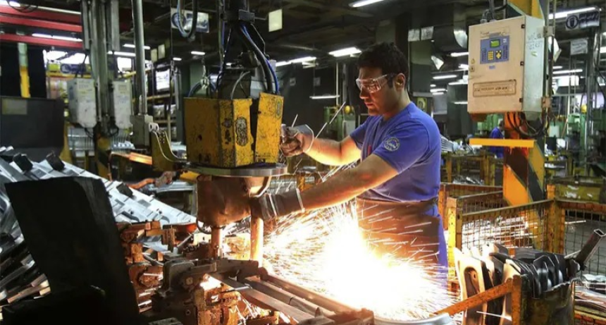La industria argentina se derrumb&oacute; 12% en el primer bimestre de 2026, seg&uacute;n el INDEC: ocho meses consecutivos en baja
