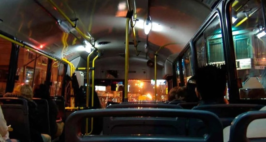 Desde anoche redujeron el servicio de colectivos en Tucum&aacute;n: l&iacute;neas urbanas cortaron media vuelta antes
