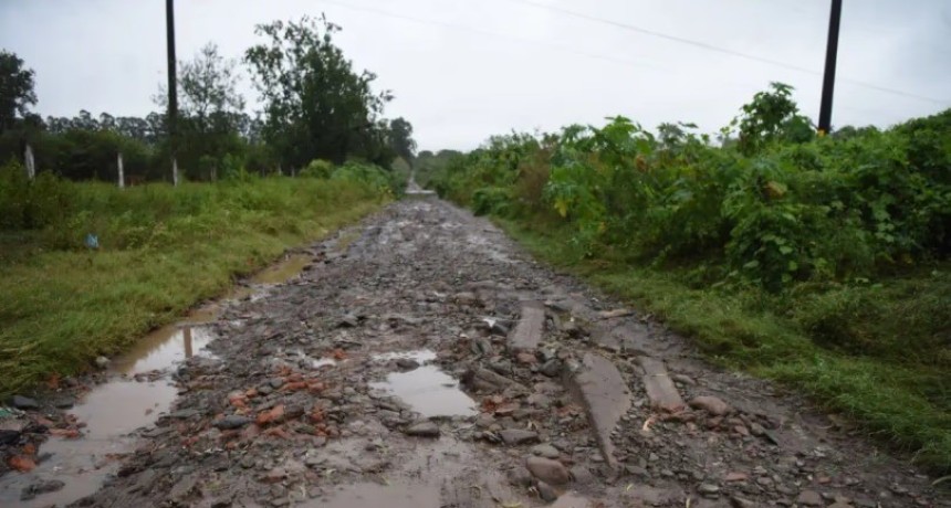Barro, piedras y una corriente que cruza el camino: el escenario del dolor permanece intacto una semana despu&eacute;s