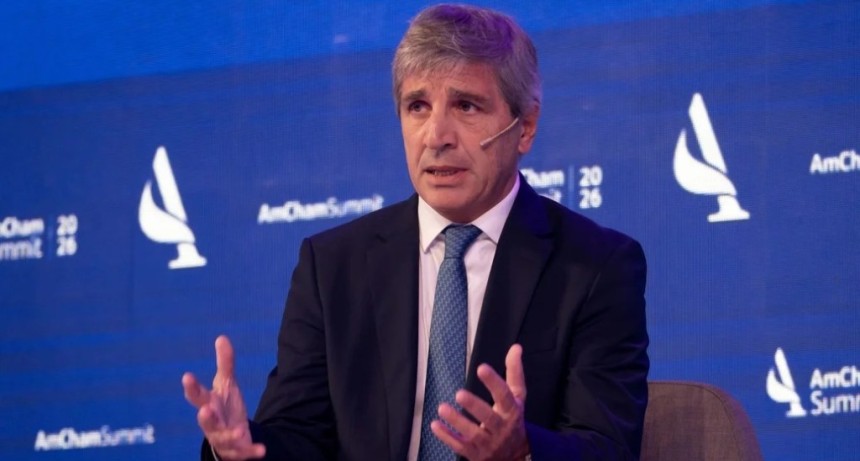 Luis Caputo asegur&oacute; que Argentina no necesita acudir a los mercados internacionales por otro a&ntilde;o y medio