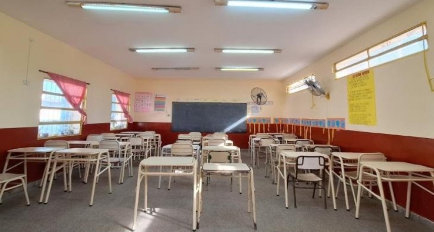 Jaldo firm&oacute; un decreto que permite expulsar alumnos y trasladarlos al instituto Brochero por violencia en escuelas