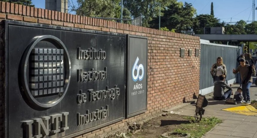 El Gobierno elimin&oacute; m&aacute;s de 900 servicios del INTI: ensayos microbiol&oacute;gicos, calibraciones y control de combustibles, entre los recortados