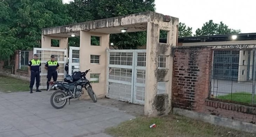 Amenazas de tiroteo en escuelas de Tucum&aacute;n: la Polic&iacute;a despleg&oacute; 2500 efectivos y advierte que los estudiantes infractores quedar&aacute;n detenidos