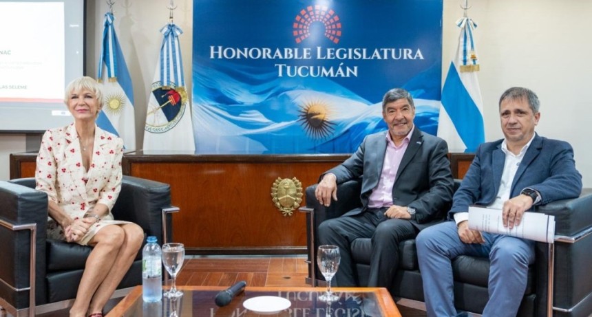 La Legislatura de Tucum&aacute;n distingui&oacute; a Catalina Lonac, fundadora de la primera universidad privada laica del NOA