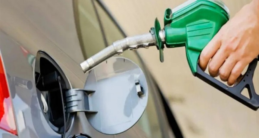 Nafta sin rebaja: los impuestos representan el 46,6% del precio y el Gobierno teme que una disminuci&oacute;n no revierta la inflaci&oacute;n acumulada