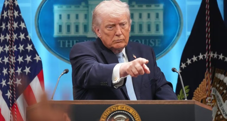 Trump lanza advertencia militar a Ir&aacute;n tras presuntos ataques en el Estrecho de Ormuz y anuncia negociaciones en Pakist&aacute;n