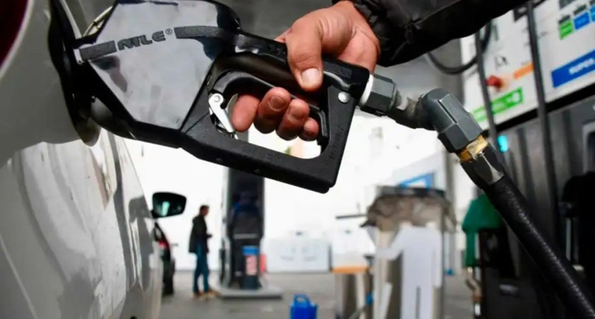 El Gobierno retiene m&aacute;s del 60% del impuesto a los combustibles y las provincias perdieron 3 billones de pesos en 2025