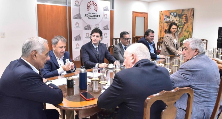 Legisladores y el ERSEPT acordaron trabajar conjuntamente para lograr tarifas razonables en Tucum&aacute;n