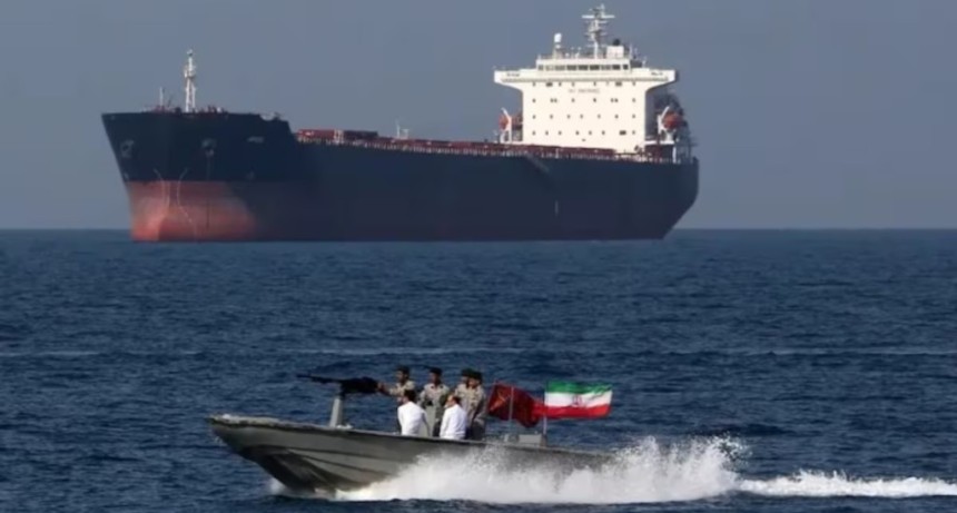 Tensi&oacute;n en el Golfo: la Guardia Revolucionaria iran&iacute; incauta dos buques y ataca un tercero cerca de Om&aacute;n
