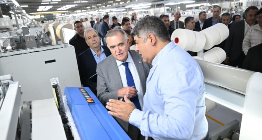 Inversi&oacute;n tecnol&oacute;gica en Tucum&aacute;n: Santista Argentina incorpor&oacute; equipos de &uacute;ltima generaci&oacute;n para competir pese a la recesi&oacute;n textil