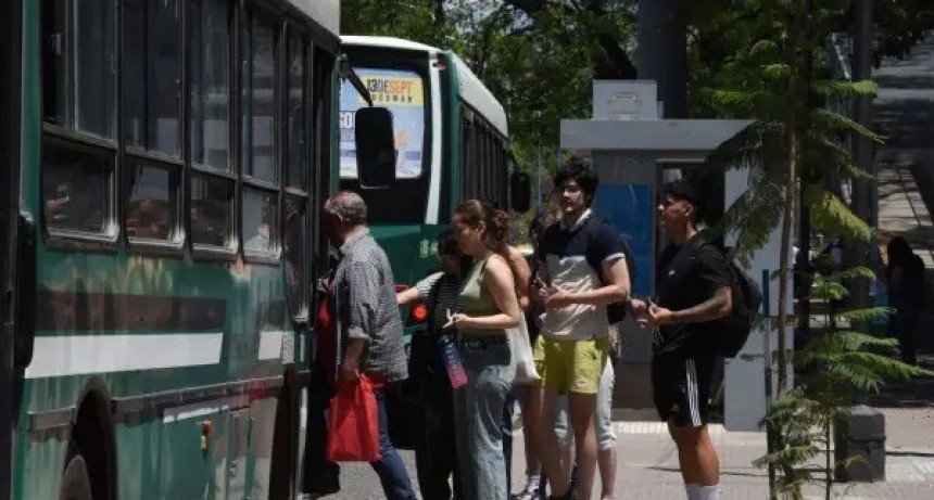 La Provincia y la Municipalidad capitalina se comprometen a sostener el transporte p&uacute;blico