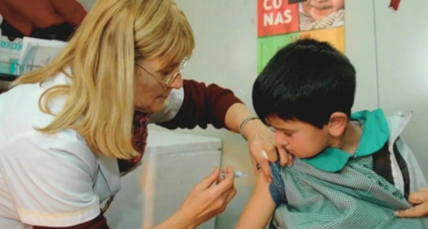 Vacunaci&oacute;n en Argentina: 1,7 millones de ni&ntilde;os no completaron esquemas y alertan por riesgo de brotes