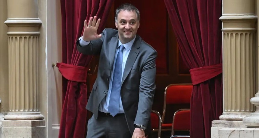 Manuel Adorni presenta su primer informe de gesti&oacute;n en Diputados bajo presi&oacute;n por investigaci&oacute;n judicial