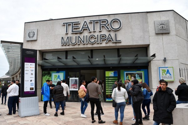 El Teatro Municipal “Rosita Ávila” ofrece una variada cartelera de espectáculos