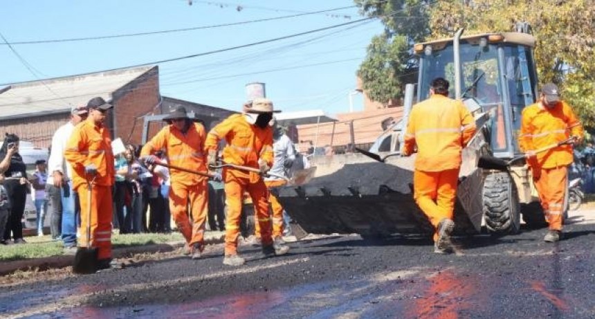 Avanzan las obras de pavimentación en Villa 9 de Julio