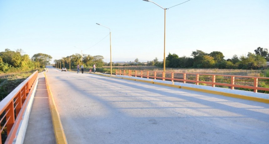 Un puente entre los barrios Sofía y Belgrano une a Aguilares con Santa Bárbara