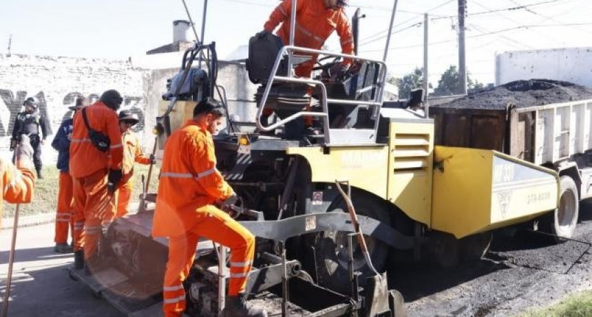 Avanzan las obras de pavimentación en Villa 9 de Julio