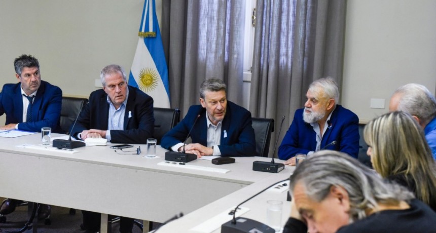 Educación acordó un nuevo aumento salarial para docentes y no docentes de universidades nacionales