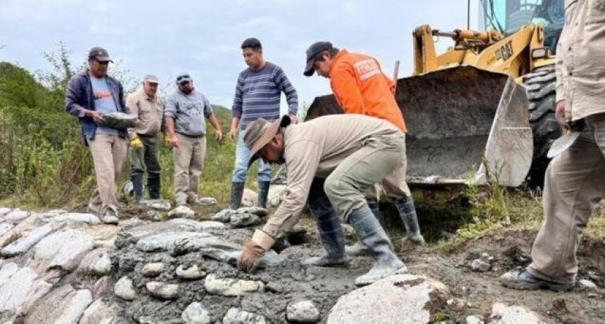 Reparaciones en el Dique Tacana
