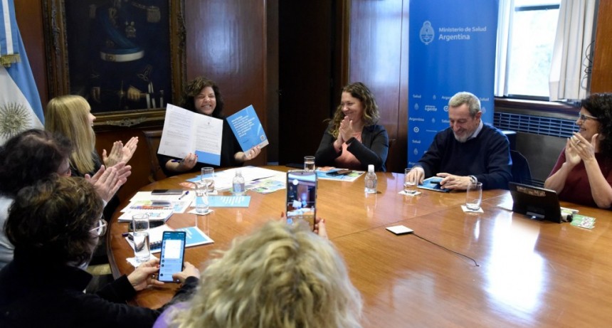 Vizzotti firmó dos resoluciones para actualizar el protocolo de atención para IVE/ILE y ampliar el acceso a la Anticoncepción Hormonal de Emergencia